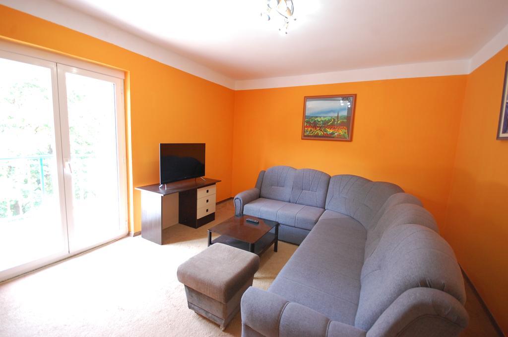 Apartment Mladan By El-Pi Tours Nijvice Zewnętrze zdjęcie