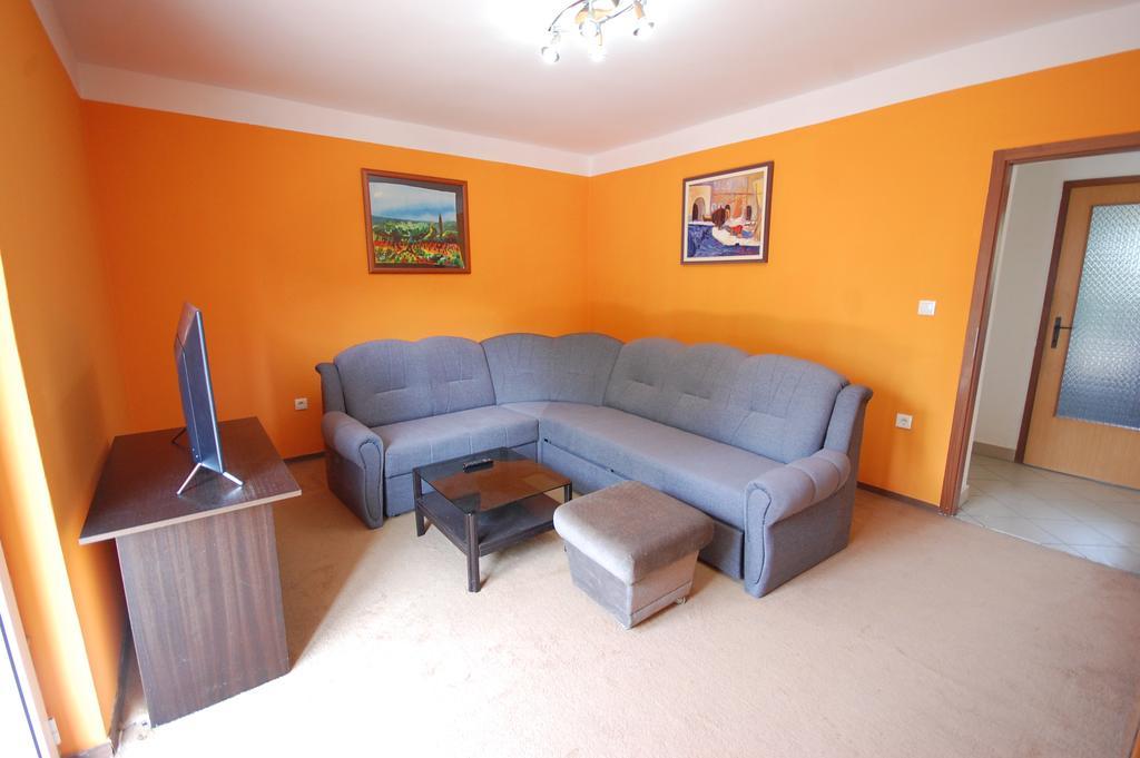 Apartment Mladan By El-Pi Tours Nijvice Zewnętrze zdjęcie